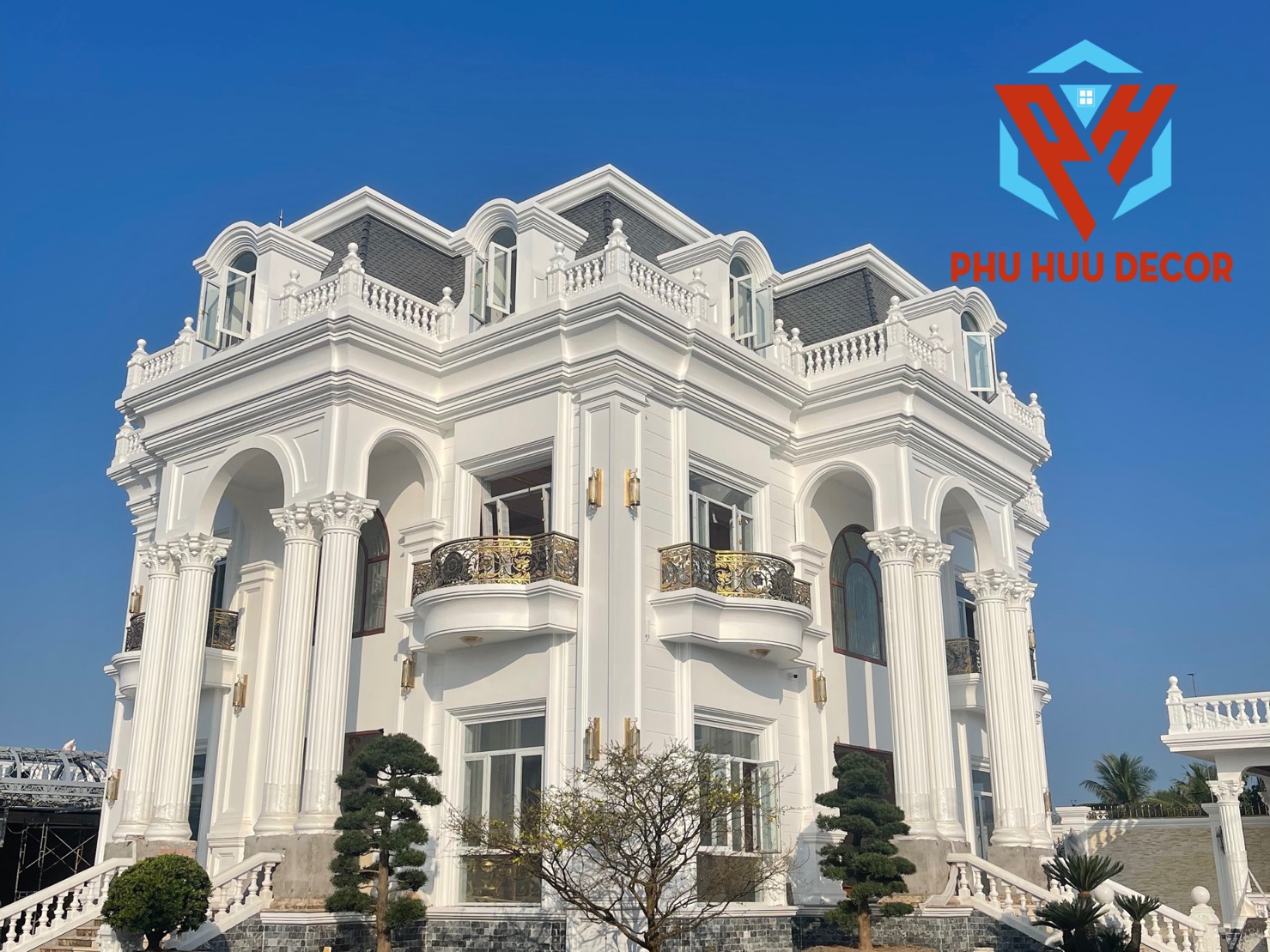 Phào chỉ PU - làm nổi bật kiến trúc biệt thự